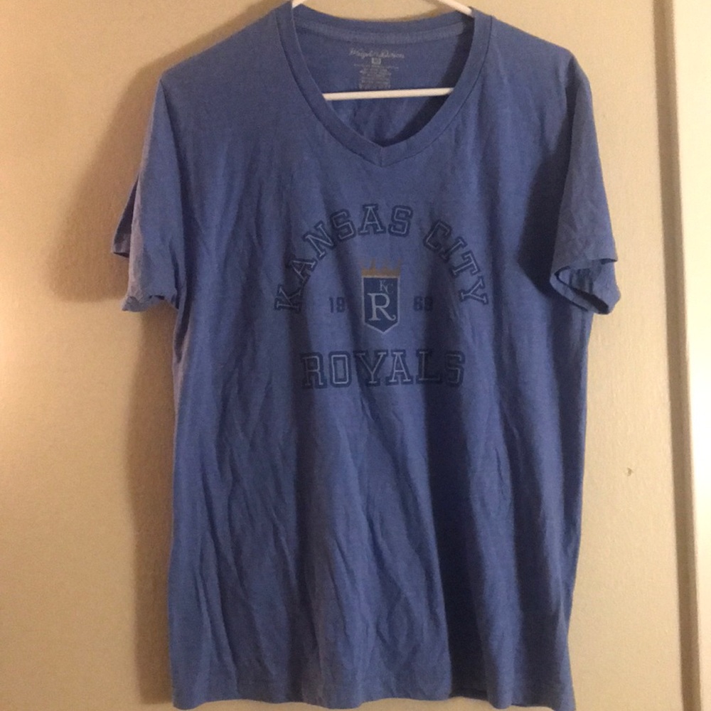 3️⃣ pieces for $10 sale 🏷 KC Royals V Neck T-Shirt
